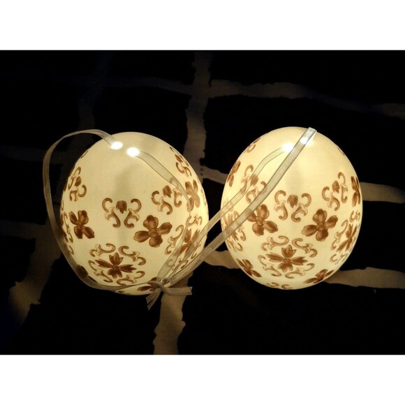 Valerie Parr Hill Gold & White 2 Timed Illumination 3.5" Damask Porcelain Eggs - Picture 4 of 8